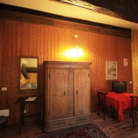 Antica Corte Milanese 3*